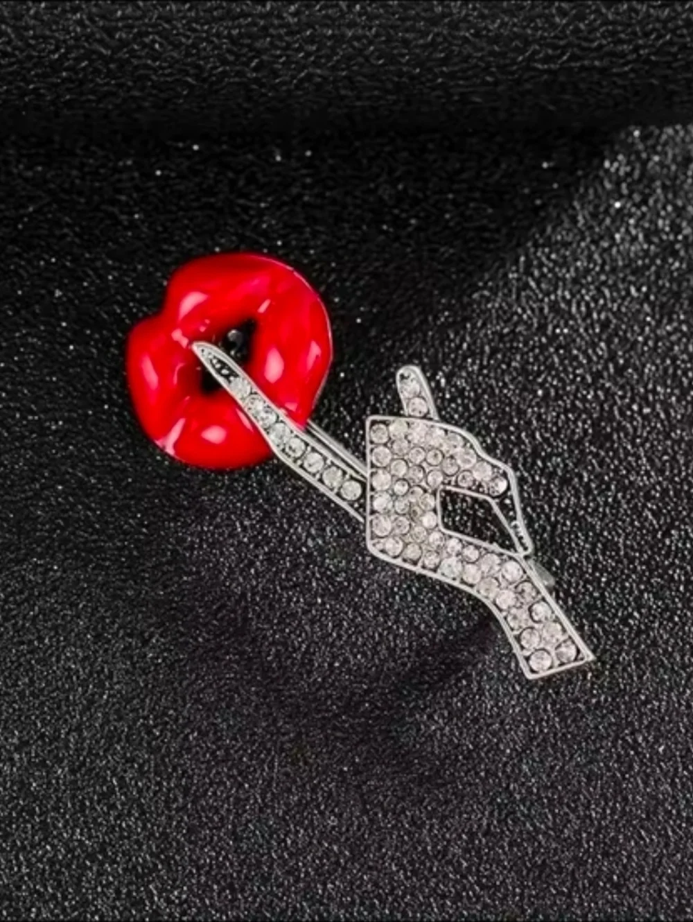 Red Lip & Crystal Hand Brooch - Picture 3 of 4